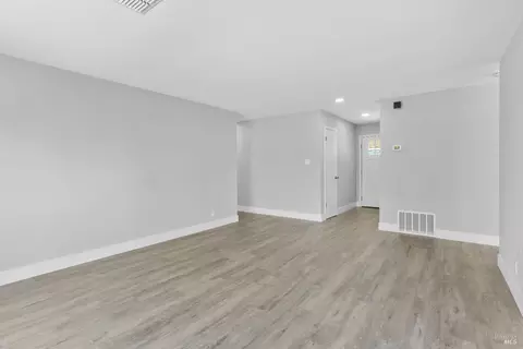 Living - 2438 Oceanic Dr, Fairfield, CA 94533 photo 2 of 6