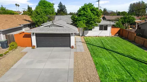 Exterior - 2438 Oceanic Dr, Fairfield, CA 94533 photo 4 of 10