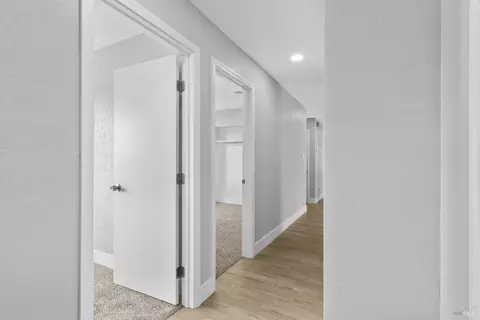 Entry Way - 2438 Oceanic Dr, Fairfield, CA 94533 photo 2 of 2