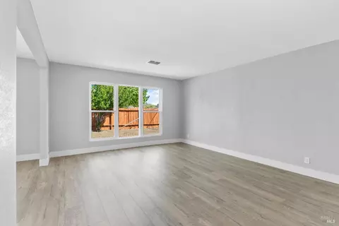 Living - 2438 Oceanic Dr, Fairfield, CA 94533 photo 6 of 6