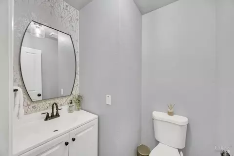 Bath - 1320 Angela Ct, Dixon, CA 95620 photo 1 of 5