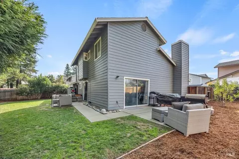 Exterior - 1320 Angela Ct, Dixon, CA 95620 photo 6 of 8