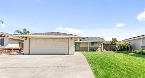308 Livingston Ave, Vacaville, CA 95687