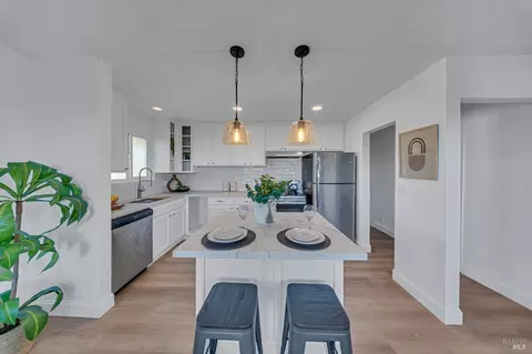 Kitchen - 444 Corcoran Ave #4, Vallejo, CA 94589 photo 2 of 3
