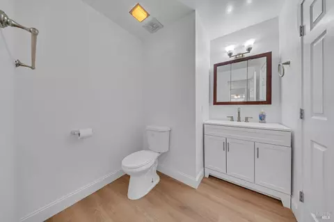 Bath - 444 Corcoran Ave #4, Vallejo, CA 94589 photo 1 of 4