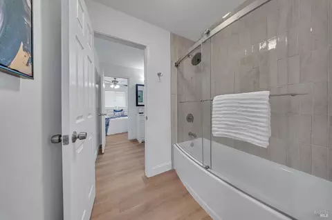 Bath - 444 Corcoran Ave #4, Vallejo, CA 94589 photo 2 of 4