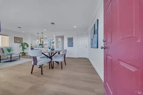 Entry Way - 444 Corcoran Ave #4, Vallejo, CA 94589 photo 1 of 3