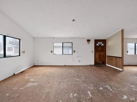 Living - 164 Marble Ct, Vallejo, CA 94589 photo 3 of 7