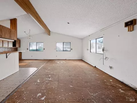 Living - 164 Marble Ct, Vallejo, CA 94589 photo 4 of 7