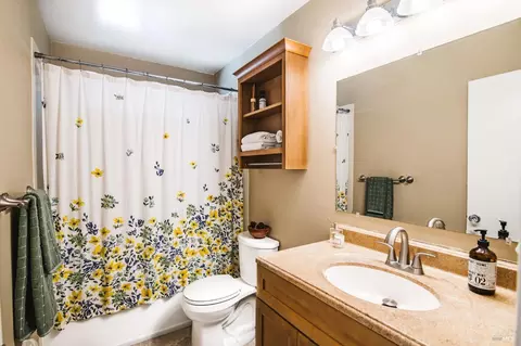 Bath - 1719 Elm St, Fairfield, CA 94533 photo 3 of 4