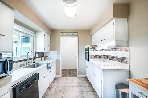 Kitchen - 1719 Elm St, Fairfield, CA 94533 photo 2 of 4