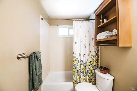 Bath - 1719 Elm St, Fairfield, CA 94533 photo 4 of 4