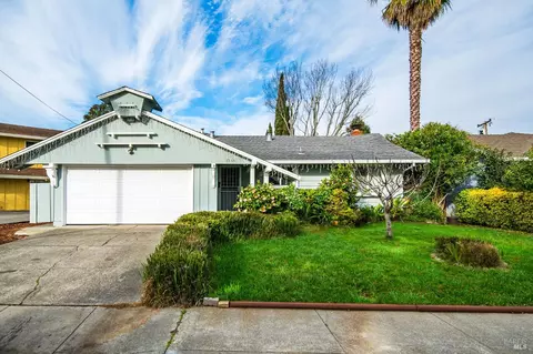 Exterior - 1719 Elm St, Fairfield, CA 94533 photo 2 of 9