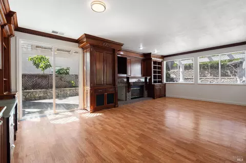 Living - 2266 Palmer Cir, Fairfield, CA 94534 photo 4 of 5