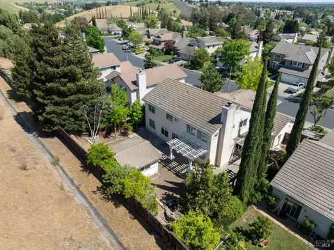View/Area - 2266 Palmer Cir, Fairfield, CA 94534 photo 4 of 9
