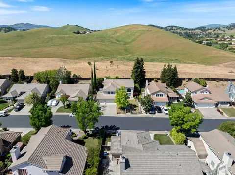 View/Area - 2266 Palmer Cir, Fairfield, CA 94534 photo 7 of 9