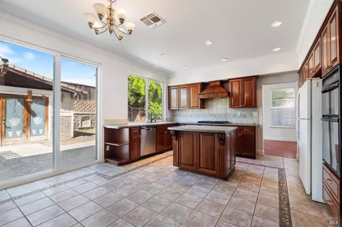 Kitchen - 2266 Palmer Cir, Fairfield, CA 94534 photo 2 of 4