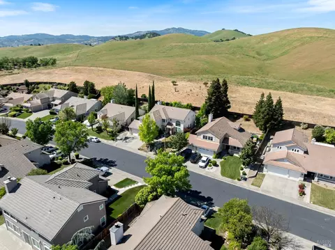 View/Area - 2266 Palmer Cir, Fairfield, CA 94534 photo 8 of 9