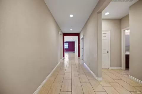 Entry Way - 5282 Jacque Bell Ln, Fairfield, CA 94533 photo 3 of 9