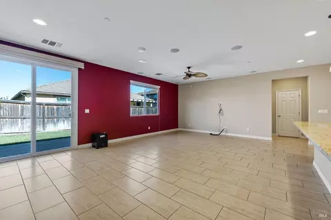 Living - 5282 Jacque Bell Ln, Fairfield, CA 94533 photo 6 of 6
