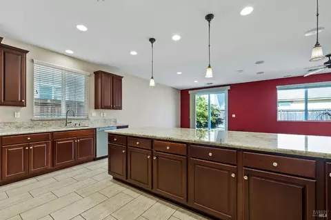 Kitchen - 5282 Jacque Bell Ln, Fairfield, CA 94533 photo 10 of 11