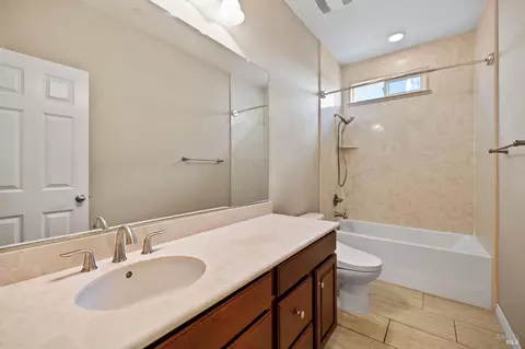 Bath - 5282 Jacque Bell Ln, Fairfield, CA 94533 photo 1 of 10