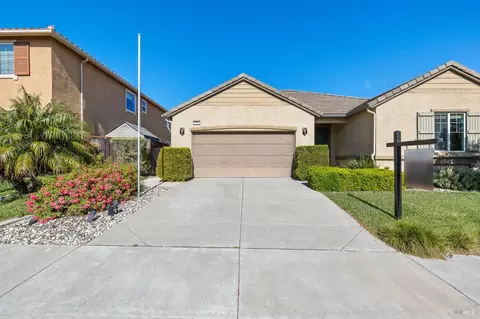 Exterior - 5282 Jacque Bell Ln, Fairfield, CA 94533 photo 5 of 9