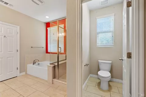 Bath - 5282 Jacque Bell Ln, Fairfield, CA 94533 photo 10 of 10
