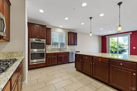 Kitchen - 5282 Jacque Bell Ln, Fairfield, CA 94533 photo 9 of 11
