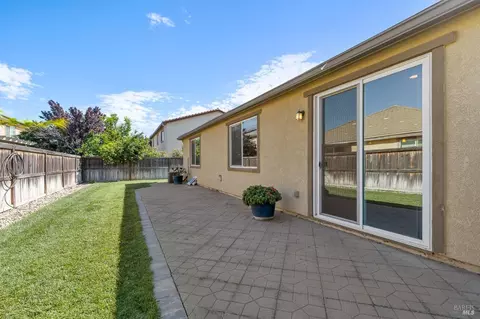 Exterior - 5282 Jacque Bell Ln, Fairfield, CA 94533 photo 7 of 9