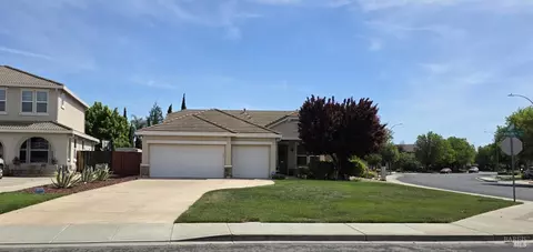 1043 Parkside Dr, Vacaville, CA 95688