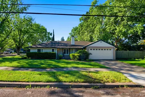 2015 Locust St, Napa, CA 94559