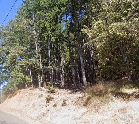 2478 Bear Pl, Willits, CA 95490