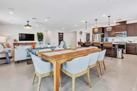 Dining - 580 Wildflower Ct, Dixon, CA 95620 photo 3 of 3
