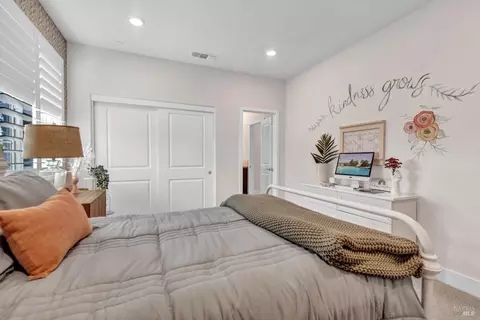 Bedroom - 580 Wildflower Ct, Dixon, CA 95620 photo 4 of 13