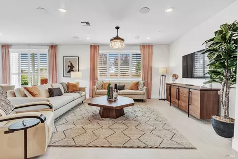 Living - 580 Wildflower Ct, Dixon, CA 95620 photo 3 of 3