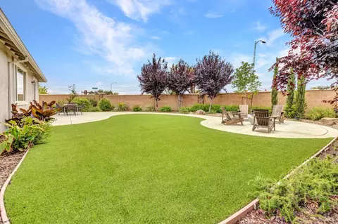 Exterior - 580 Wildflower Ct, Dixon, CA 95620 photo 3 of 9