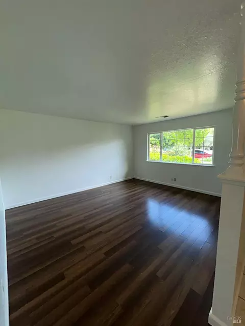 Living - 580 W B St, Dixon, CA 95620 photo 1 of 3