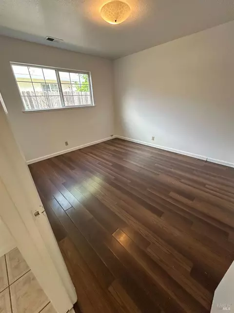 Bedroom - 580 W B St, Dixon, CA 95620 photo 3 of 6