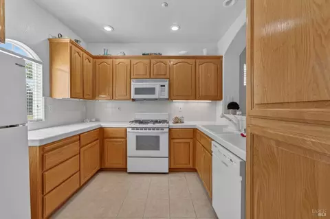 149 Dewberry Dr, Vacaville, CA 95688 photo 5