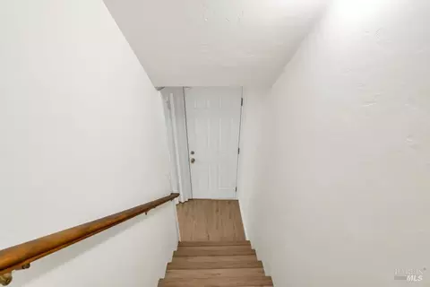Entry Way - 2525 Alameda St, Vallejo, CA 94590 photo 1 of 2