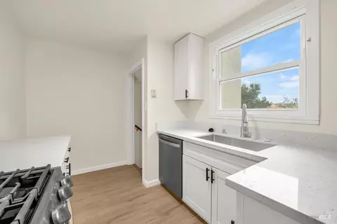 Kitchen - 2525 Alameda St, Vallejo, CA 94590 photo 4 of 4