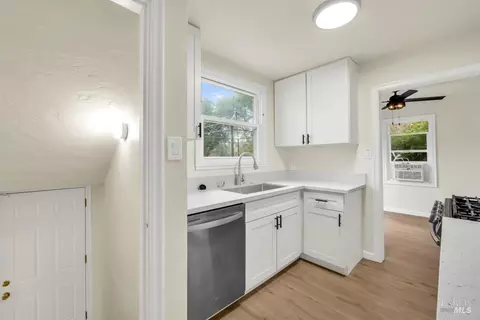 Kitchen - 2525 Alameda St, Vallejo, CA 94590 photo 3 of 4