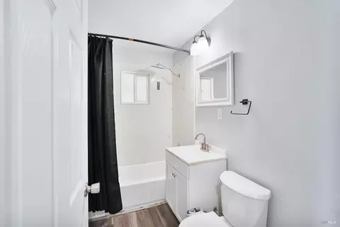 Bath - 1500 Monroe St, Fairfield, CA 94533 photo 2 of 2