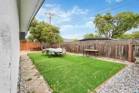 Exterior - 1500 Monroe St, Fairfield, CA 94533 photo 4 of 12