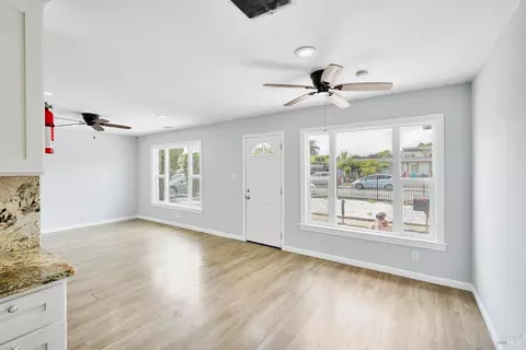 Living - 1500 Monroe St, Fairfield, CA 94533 photo 4 of 5