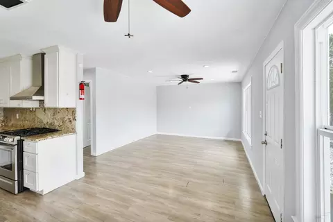 Living - 1500 Monroe St, Fairfield, CA 94533 photo 2 of 5