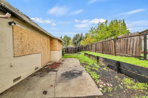 Exterior - 2076 Harte Ct, Fairfield, CA 94533 photo 6 of 8