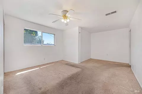 Bedroom - 495 Pear Tree Ln, Fairfield, CA 94533 photo 1 of 8