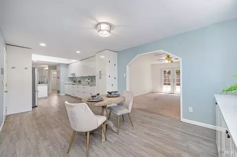 Dining - 495 Pear Tree Ln, Fairfield, CA 94533 photo 3 of 4